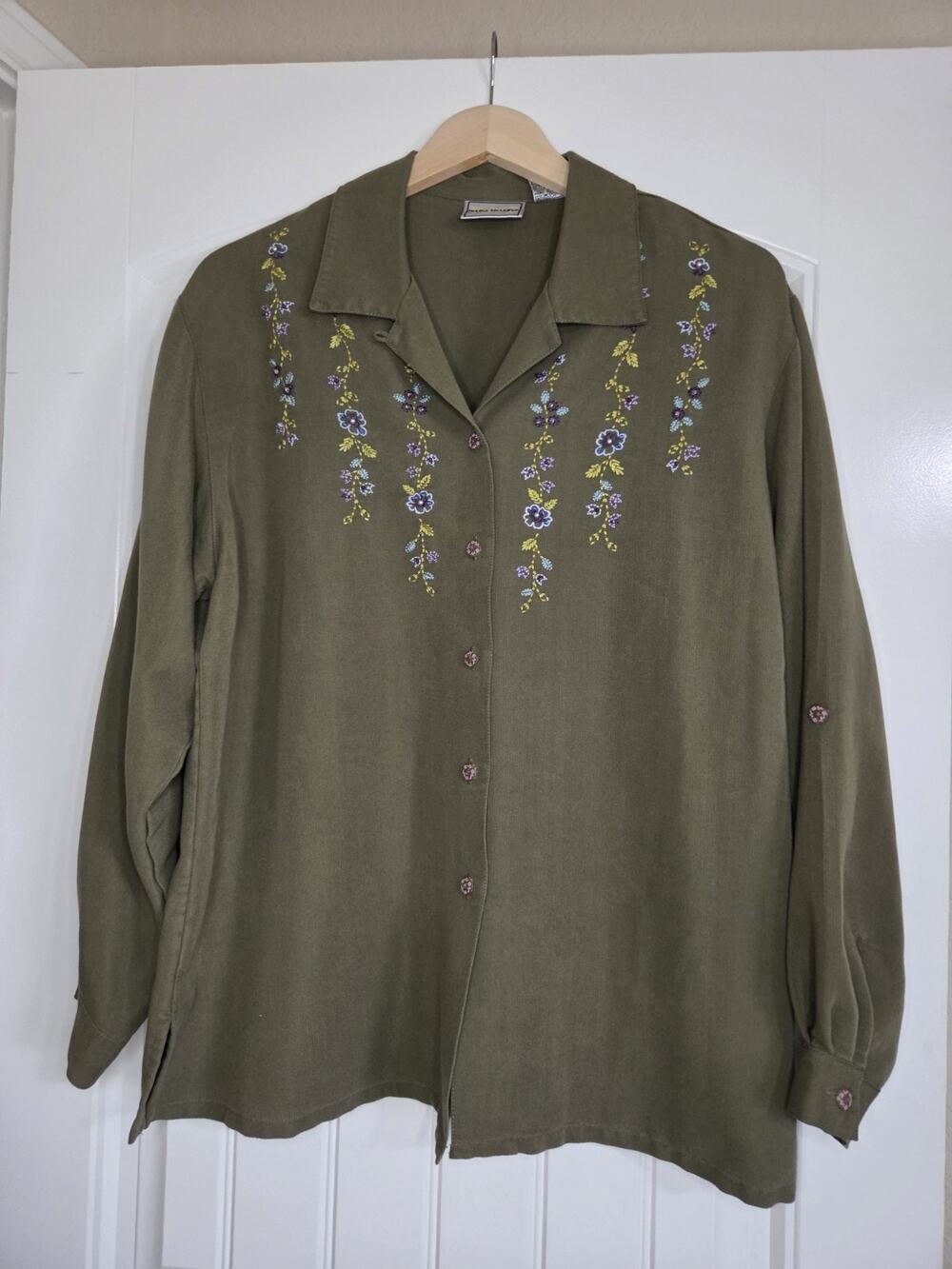 Vintage Napa Valley Embroidered Button Down Shirt Olive Green Floral Rayon Blend